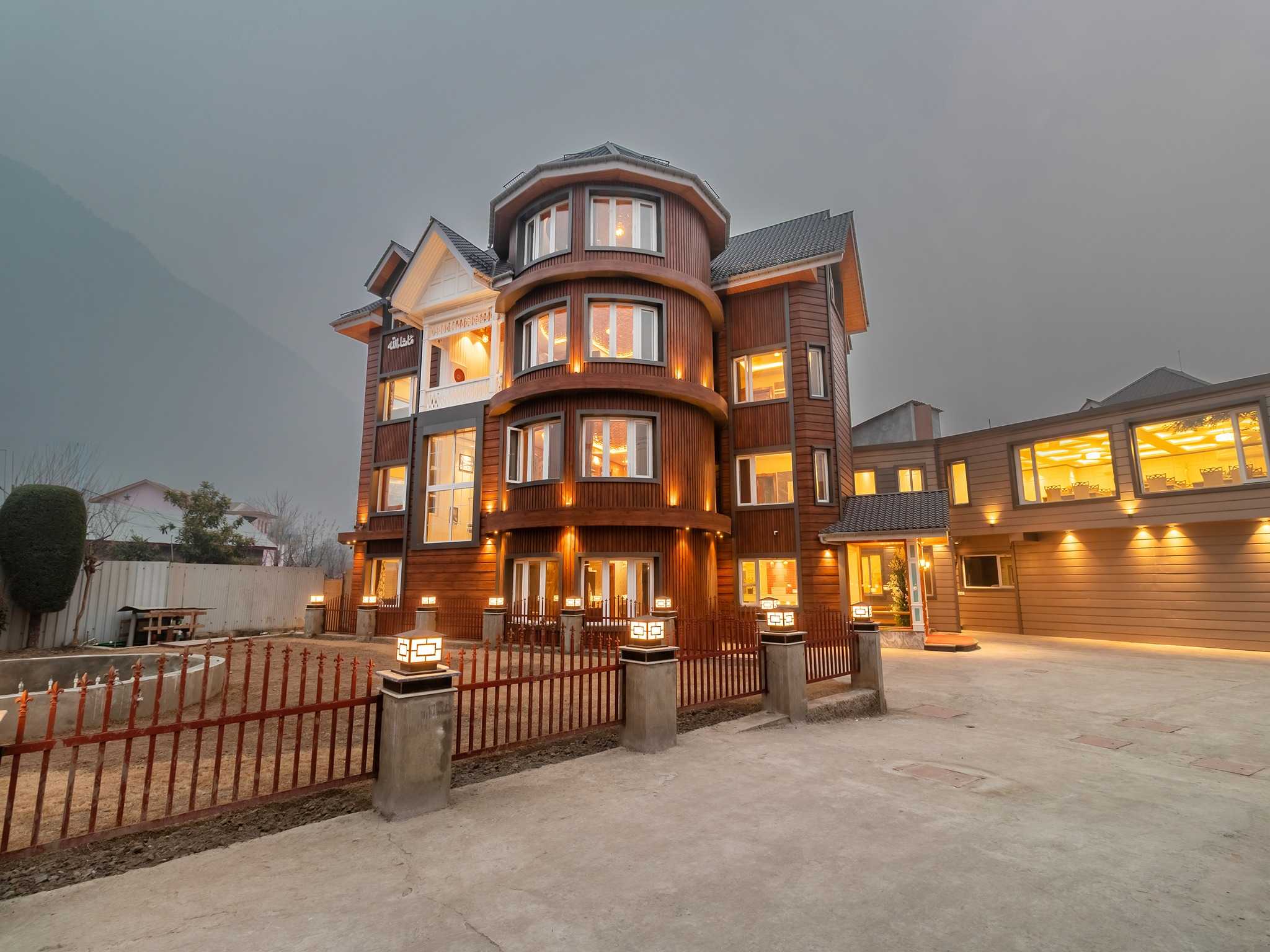 Palette Hotel Cecil by CheckIn, Srinagar - Tap to explore photos