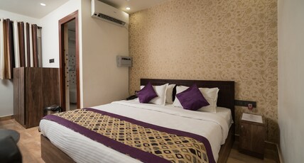 HOTEL R R Palace Room Type - Deluxe Room