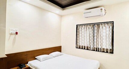 Hotel Sahyadri Room Type - Bedroom 1
