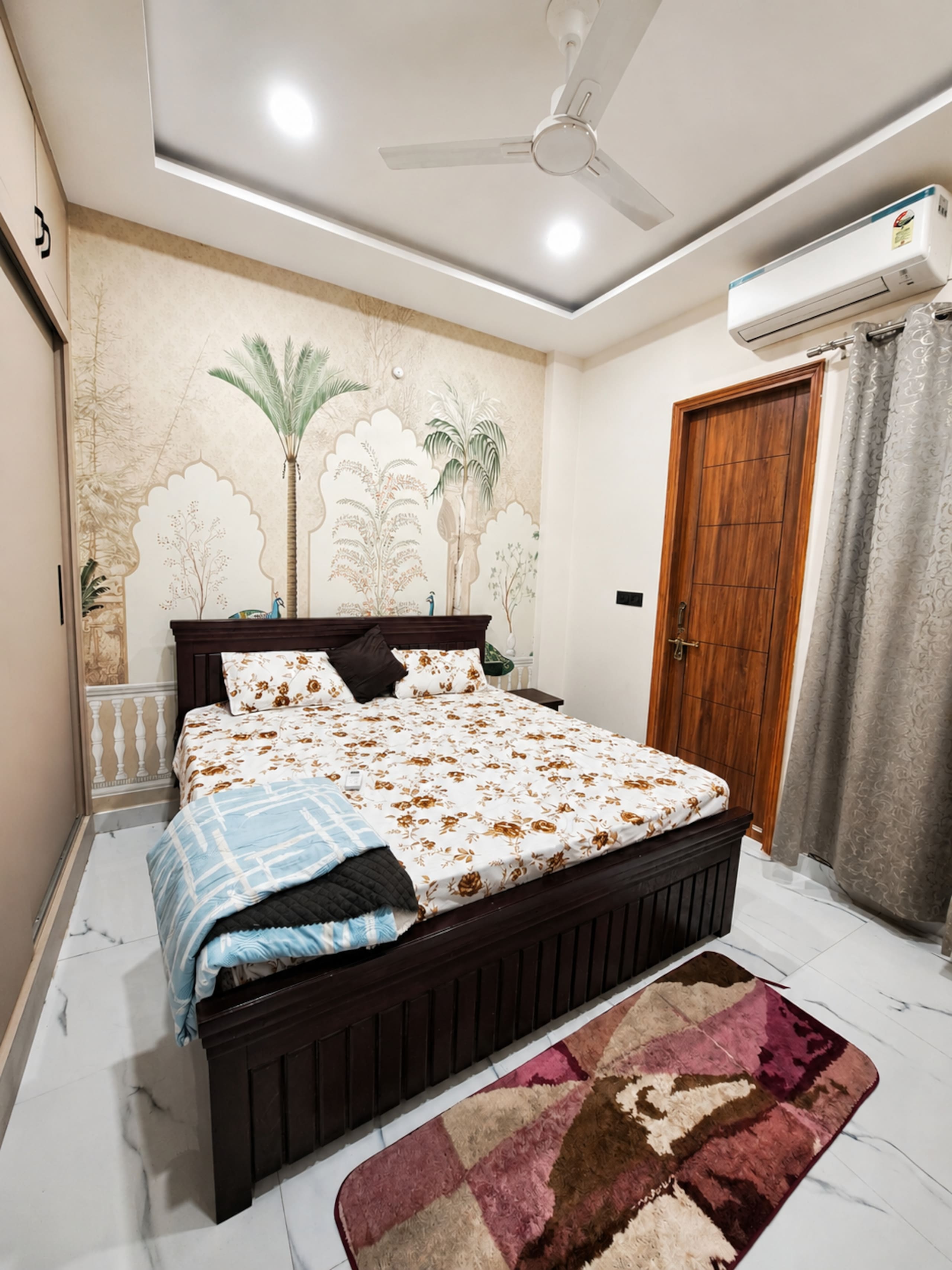 Vrinda BRAJ Stay- GF| 2BHK | Vrindavan by Homeyhuts - Tap to explore photos
