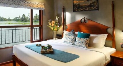 Spice Routes Luxury Cruise Room Type - Tamarind 5 bedroom Luxury Houseboat