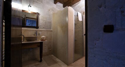 Aza Cave Hotel Adult Only Room Type - Deluxe Room