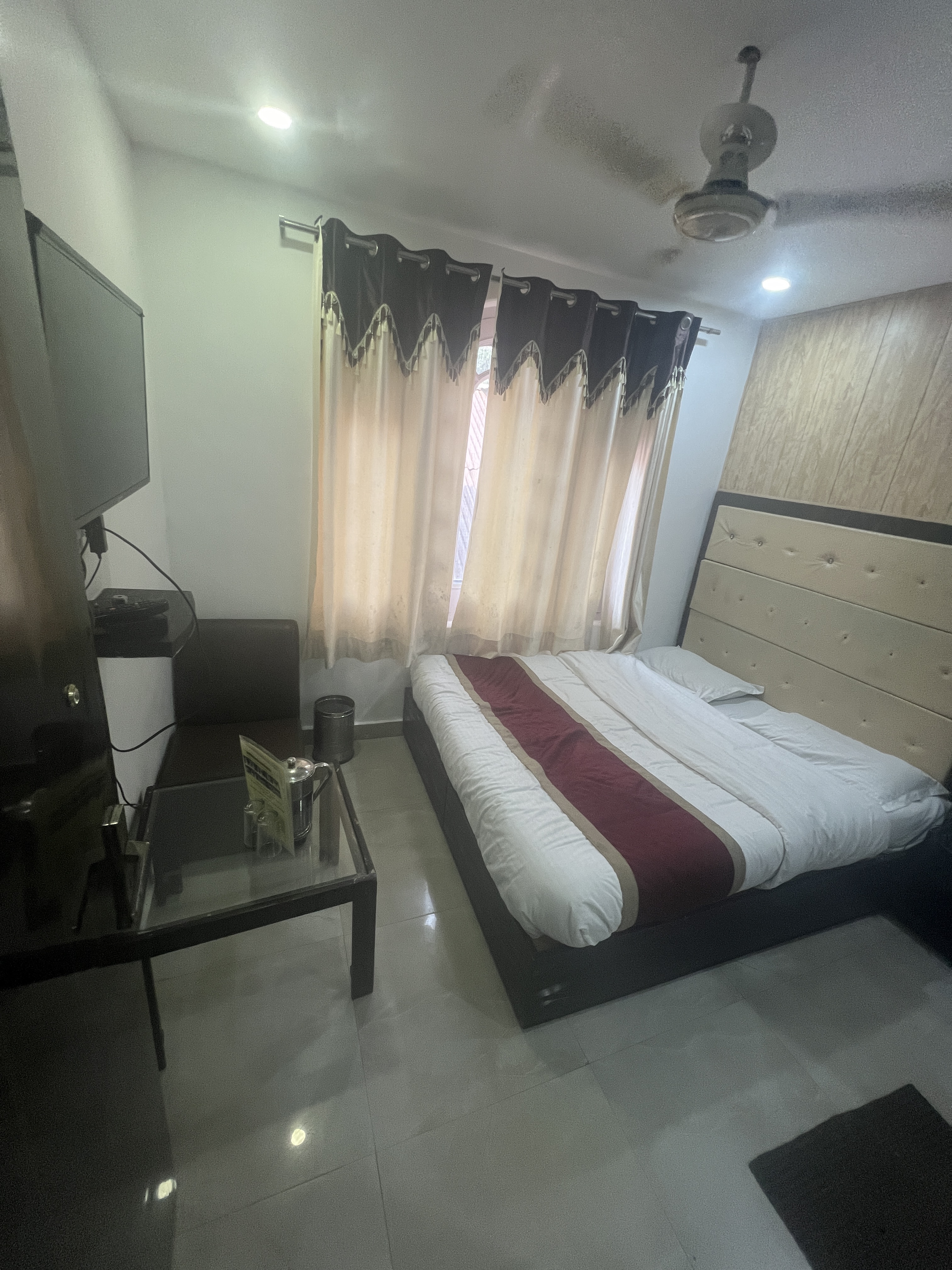 Puri Guest House Room Type - Deluxe Room