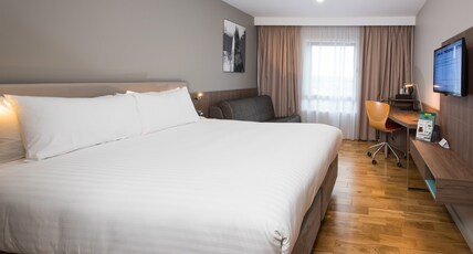 Holiday Inn LONDON - WEST Room Type - 1 Double Standard Double Sofa Bed