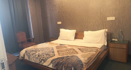 Hotel himalayan Chintpurni Room Type - Semi Deluxe AC Room Hotel himalayan Chintpurni Room Type - Semi Deluxe AC Room