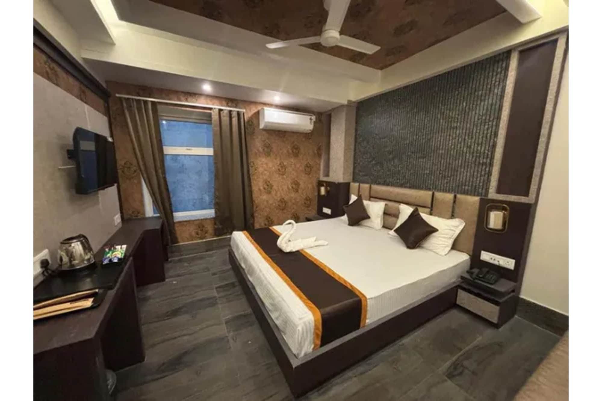 FabHotel Prime Grand Plaza - Tap to explore photos