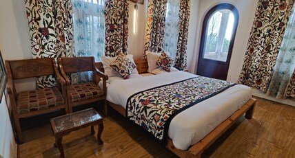 LAMZY PARIMAHAL RESORT Room Type - Premium Room