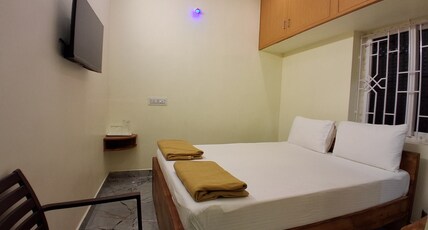 Sri Valli Residency Room Type - Double cot