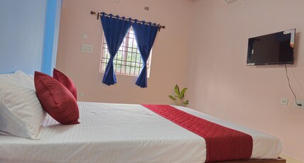 Pondy Pleasant Stay Room Type - Deluxe Room