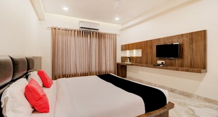 Hotel Krishnaraj Room Type - Deluxe Room