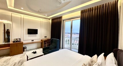 The S Crown - Pure Veg Room Type - Superior Room