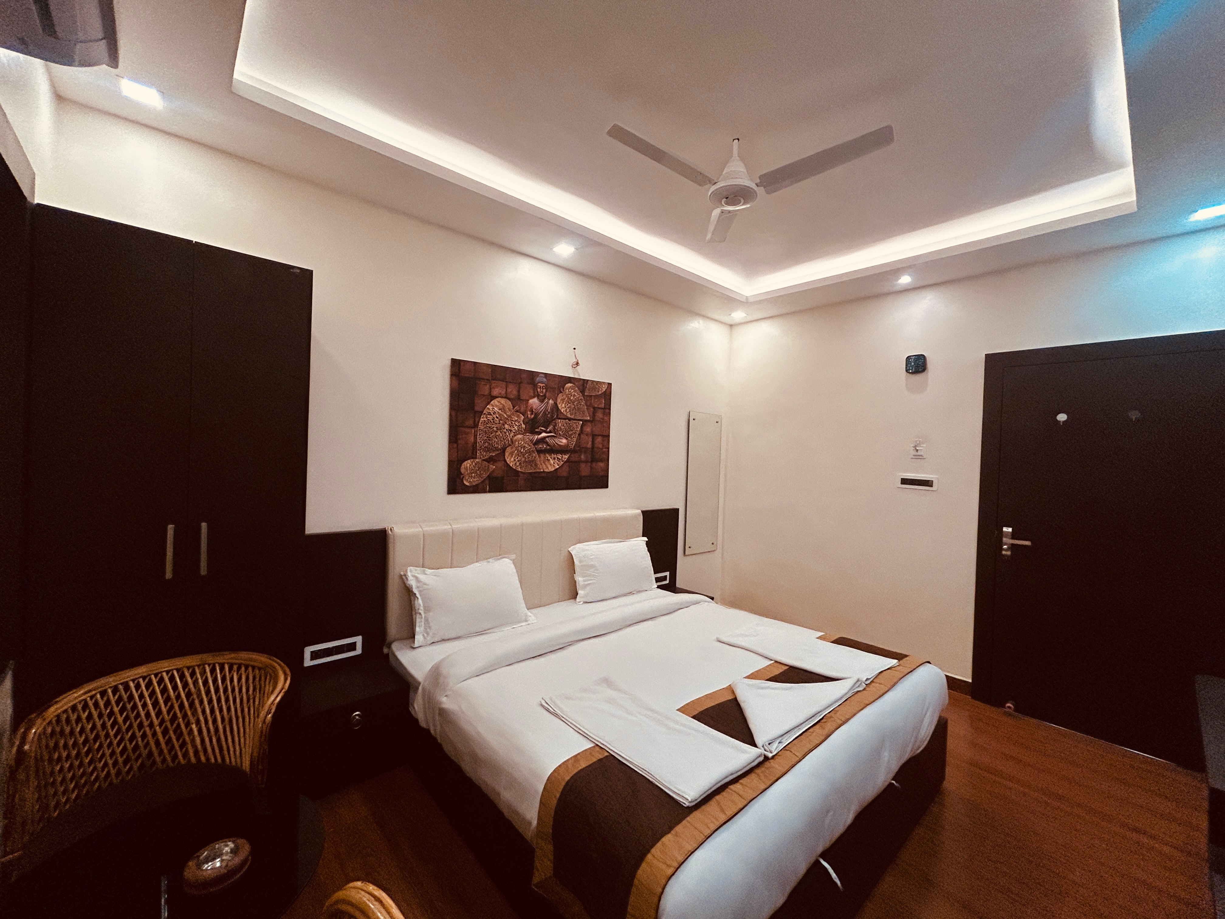 Hotel Shivalya - Tap to explore photos