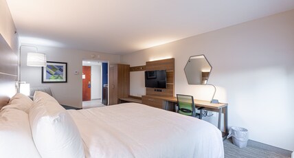 Holiday Inn Express & Suites ARLINGTON NORTH  Room Type - Standard Room