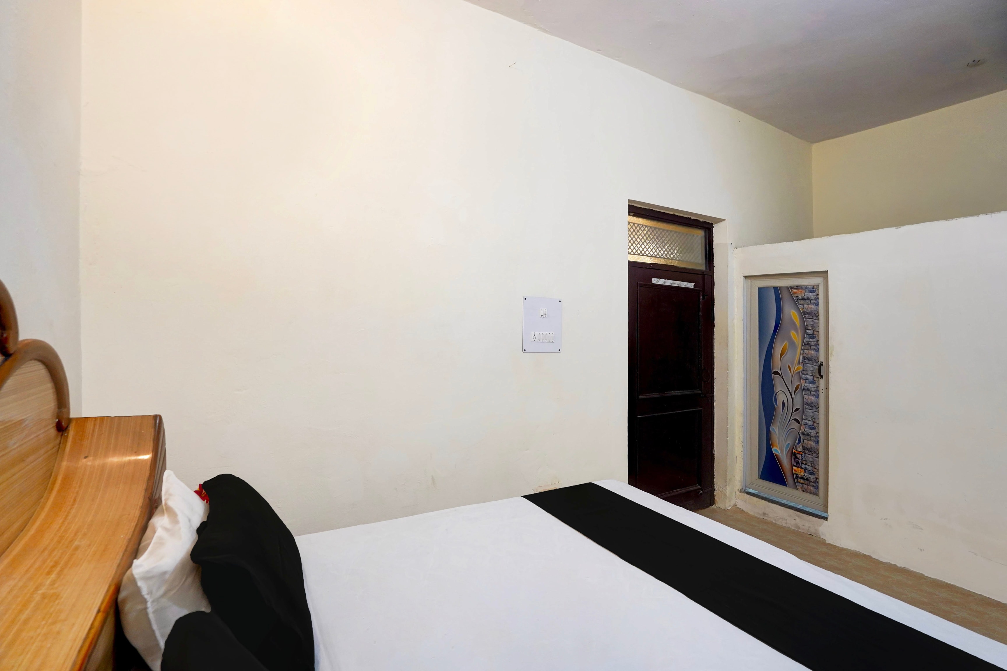 Hotel O Vrindavan guest house - Tap to explore photos