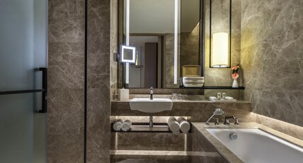 SOFITEL SINGAPORE CITY CENTRE Room Type - LUXURY Heritage View Room, 1 King Bed SOFITEL SINGAPORE CITY CENTRE Room Type - LUXURY Heritage View Room, 1 King Bed