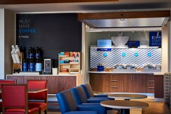 Holiday Inn Express & Suites LANCASTER - MOUNT JOY
