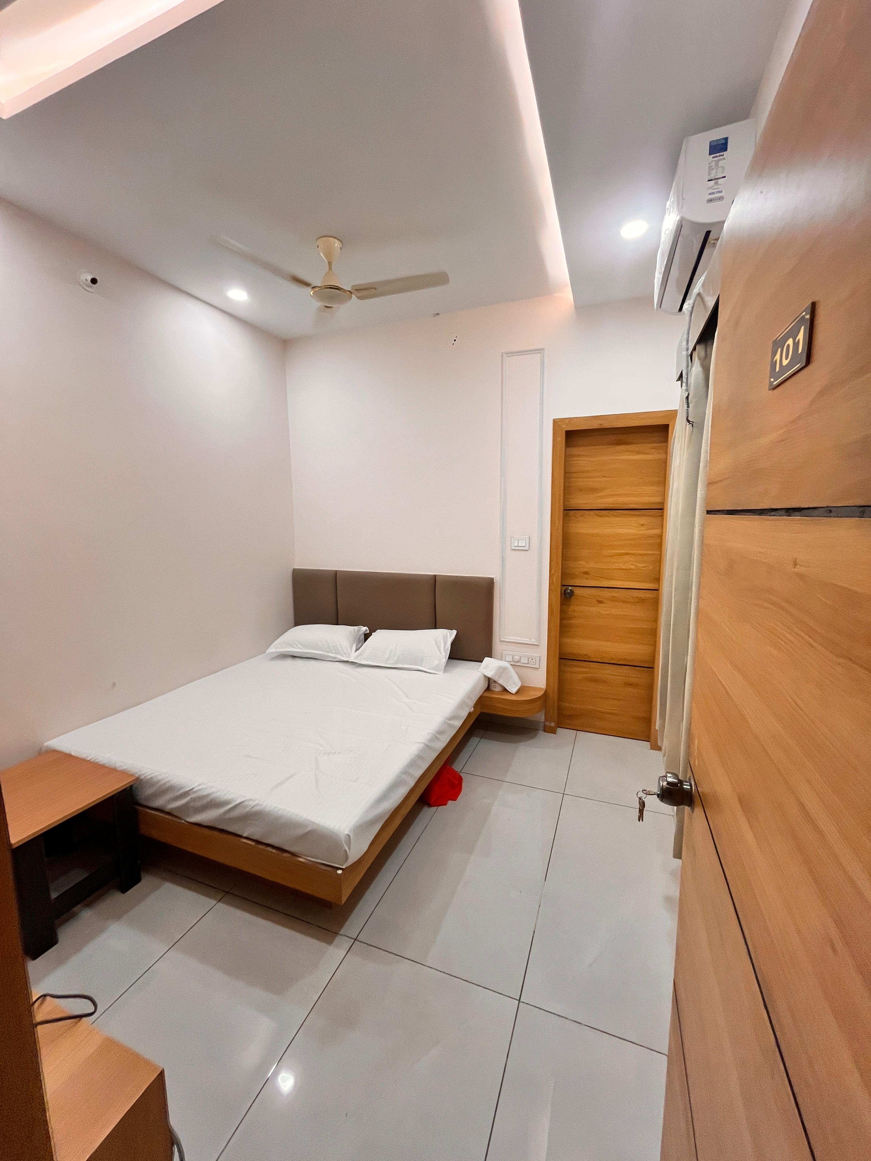 Sharnam Home Stay - Tap to explore photos