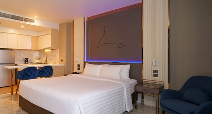 Pattaya Discovery Beach Hotel Room Type - Deluxe DEE tower Pattaya Discovery Beach Hotel Room Type - Deluxe DEE tower