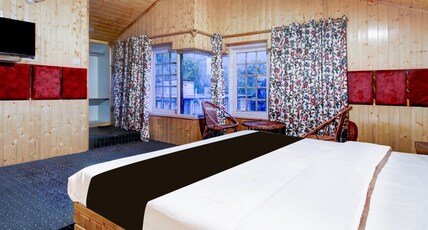 The Arcadian Idyll ( Cozy Stay at Dal Lake ) Room Type - Deluxe Room