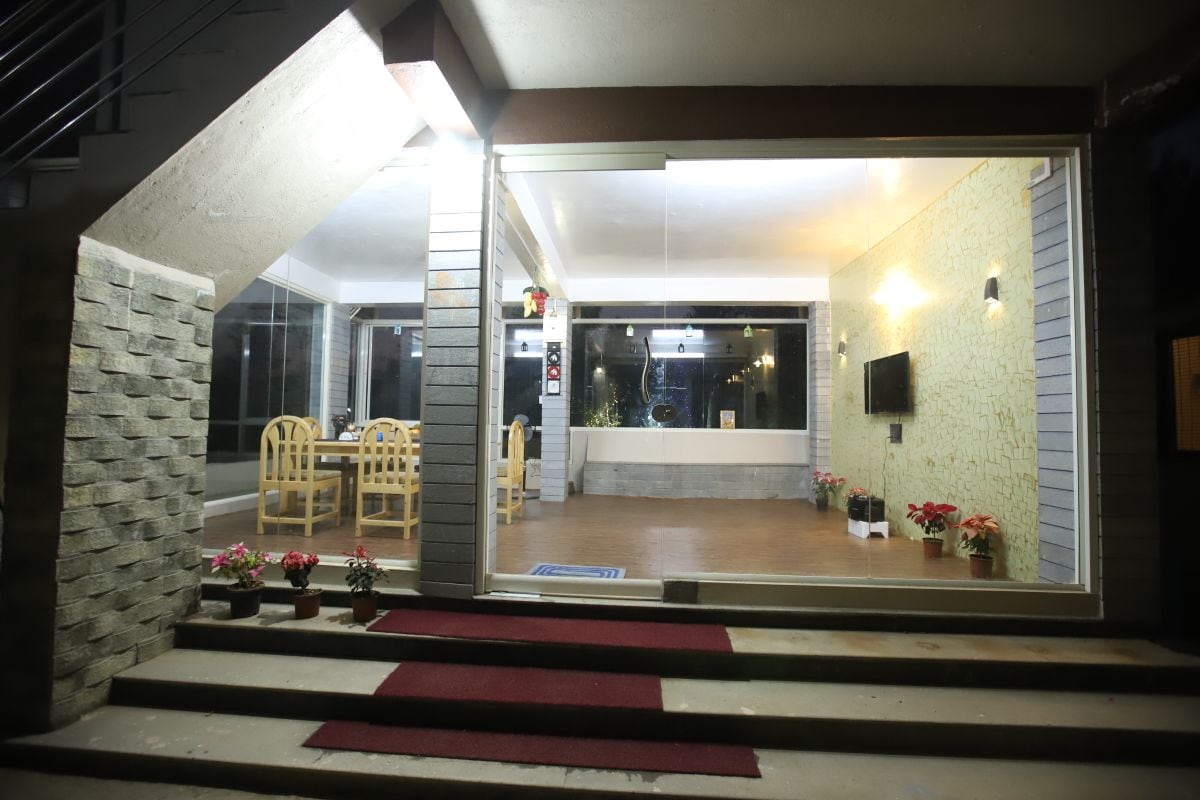 Chola Lakeview Stay Inn | Rooms & Caretaker - Tap to explore photos
