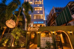 SEA ROCK Qality inn  and Resorts