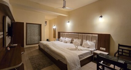 Ricardo Beach Resort Room Type - Family Room with Side Sea View