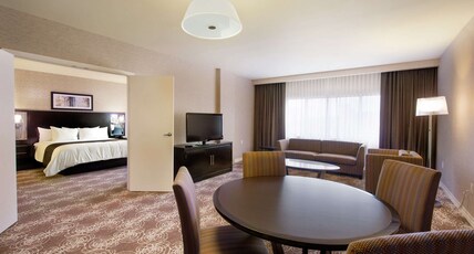 DoubleTree by Hilton Hotel Binghamton Room Type - 1KING 2 ROOM SUITE NONSMOK