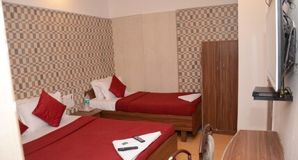 Anil Guest House Room Type - Deluxe Triple Room