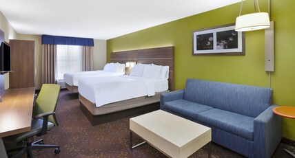 Holiday Inn Express & Suites CIRCLEVILLE Room Type - 2 Queen Beds Standard Extra Floor Space