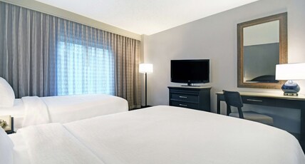 Embassy Suites Charleston Room Type - 2 DOUBLE BEDS NONSMOKING