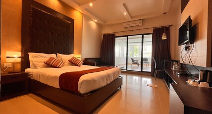 Hotel Prachi  Room Type - Deluxe Double Room