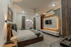 Elite Residence ( 2min drive to railway station)