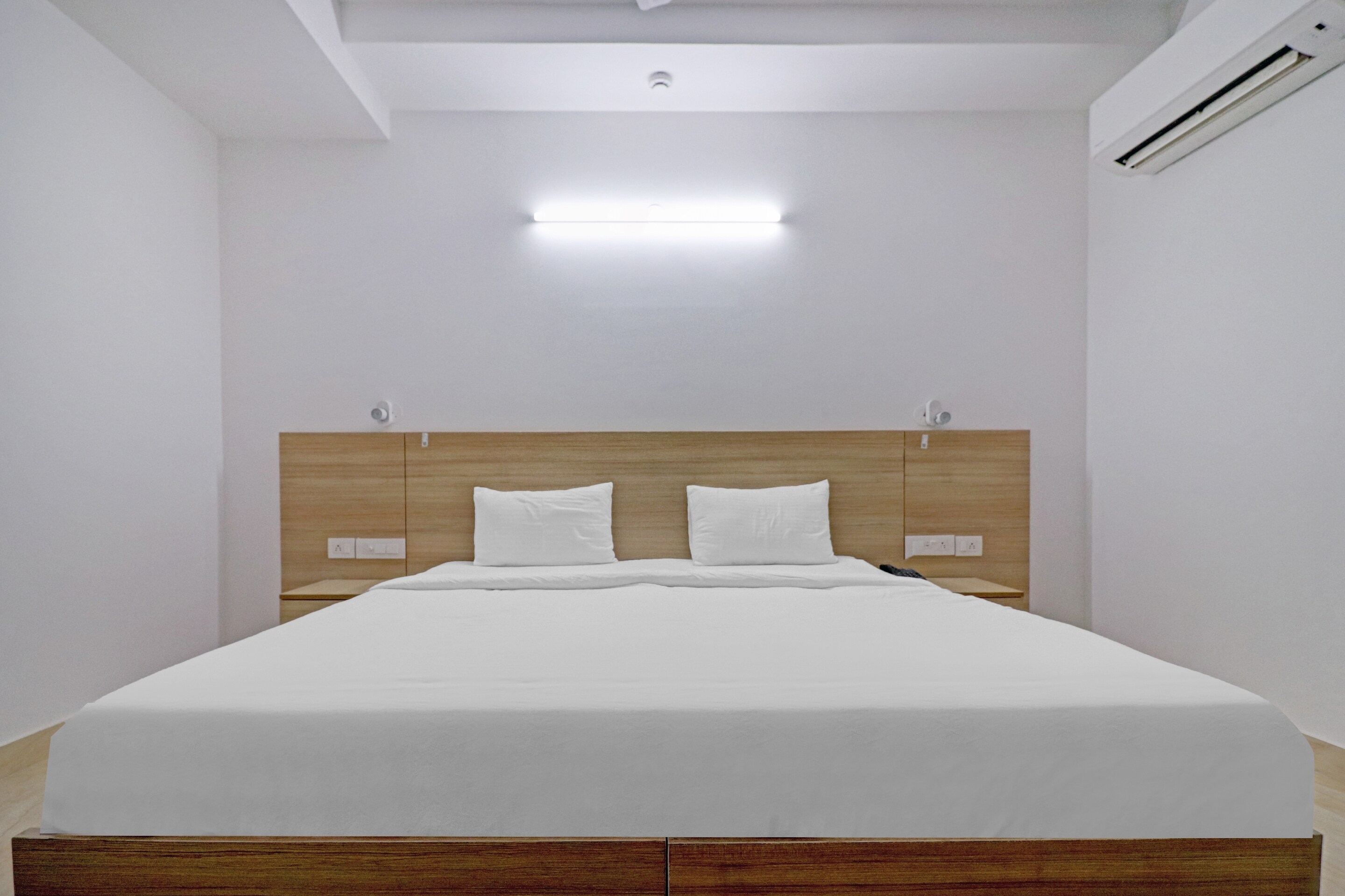Hotel O Magnolia Corporate 2 - Tap to explore photos