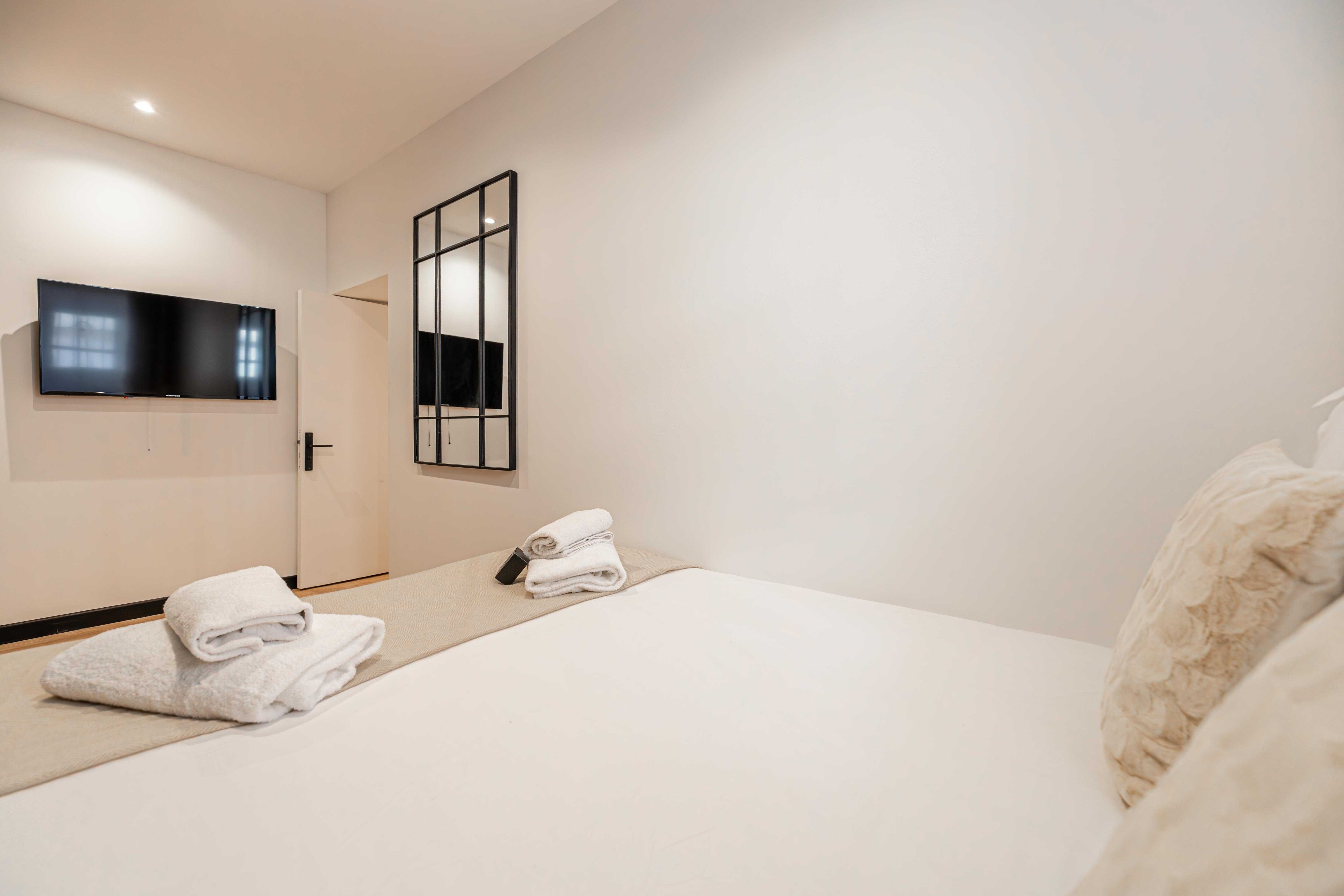 Comfort & Serenity Apartment 2BDR/4P - Tap to explore photos