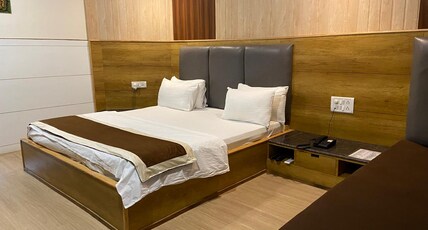 SAVSHANTI LAKE RESORT Room Type - SUPER DELUXE AC LAKE VIEW ROOM