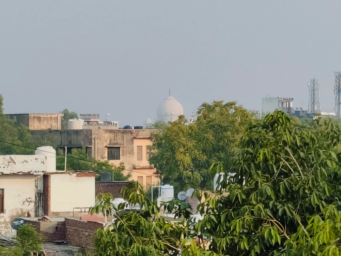 MTJ Hostel Agra - Tap to explore photos