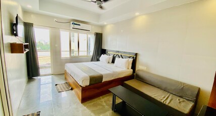 Kakkson Villa Room Type - Deluxe Ac Room