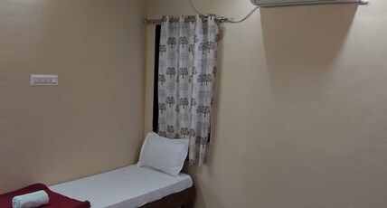 Shree Keshrinanadan homestay & Restaurant Room Type - Triple Bed AC Studio