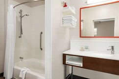 Hampton Inn & Suites by Hilton Overland Park South