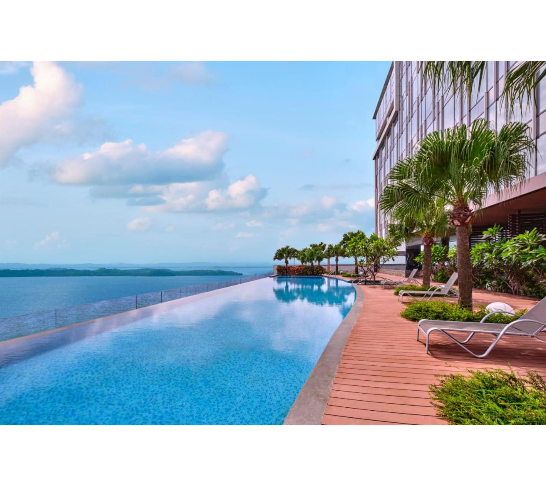 Batam Marriott Hotel Harbour Bay - Tap to explore photos