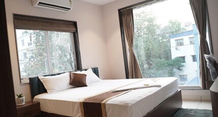 SILVERSTONE VILLA Room Type - Deluxe Room with Balcony