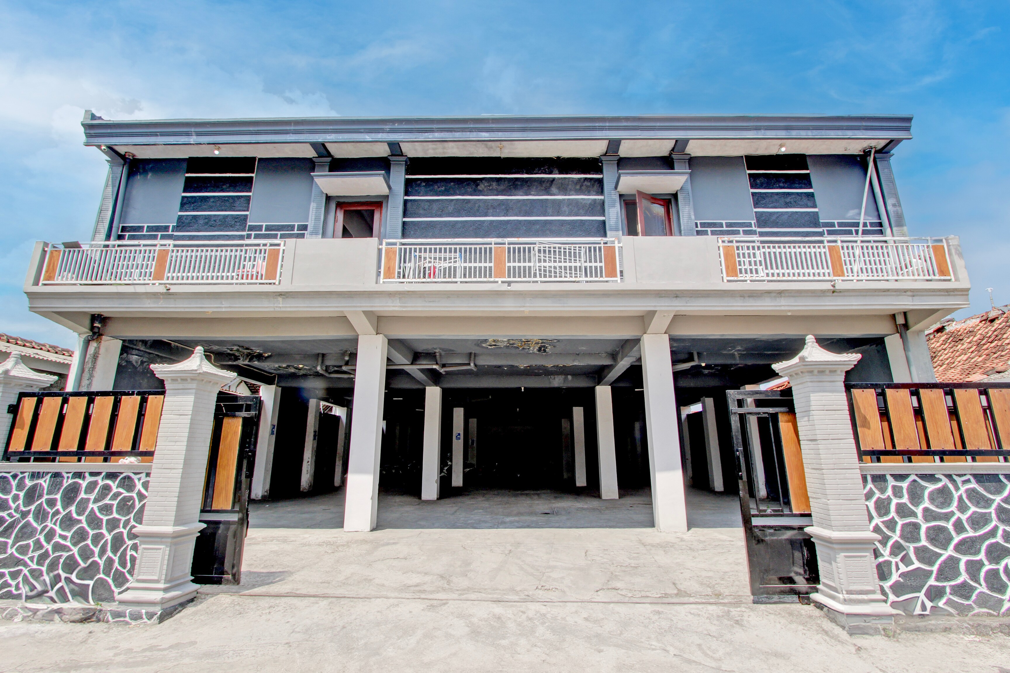 OYO 3220 Samudra Guesthouse - Tap to explore photos