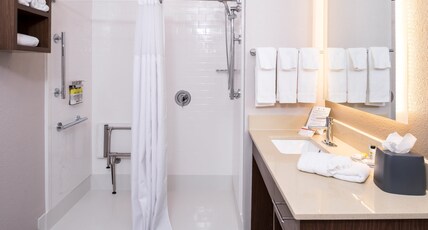 Staybridge Suites Pecos Room Type - 1 Qn 1 Bedroom Ste Comm Access Roll Shwr