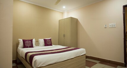 Lazystay Room Type - Superior Elite AC
