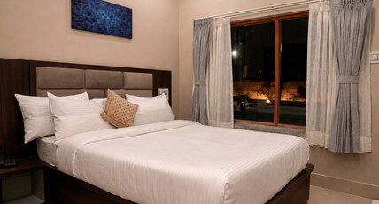 Rajbari Palace Room Type - Deluxe Double Room
