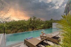 Golden Hour Arambol by Da Alohas