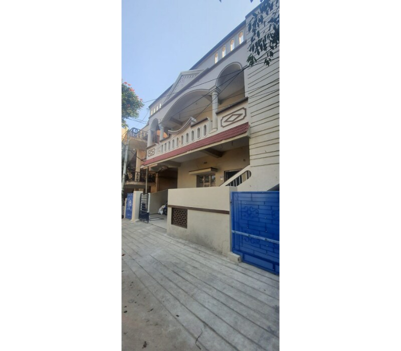 Sri Krishna Home Stay - Tap to explore photos