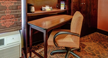 Hampton Inn by Hilton Ashland Room Type - 1 KING W  KITCHEN NONSMOK