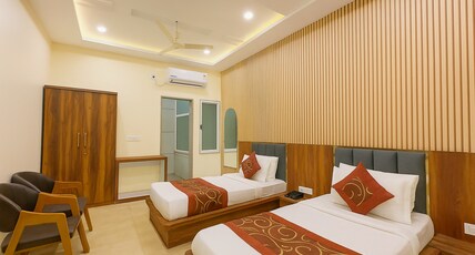 Hotel Jyotirlinga - One Way Transfer to Mahakal Temple Room Type - Deluxe Triple Room