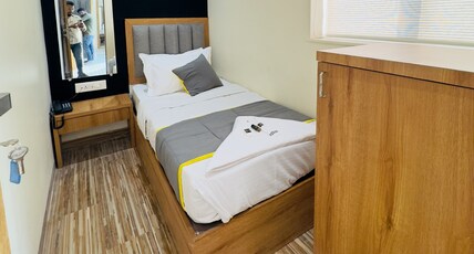 CABIN STAY AIRPORT- The Hubz Room Type - Standard AC Cabin